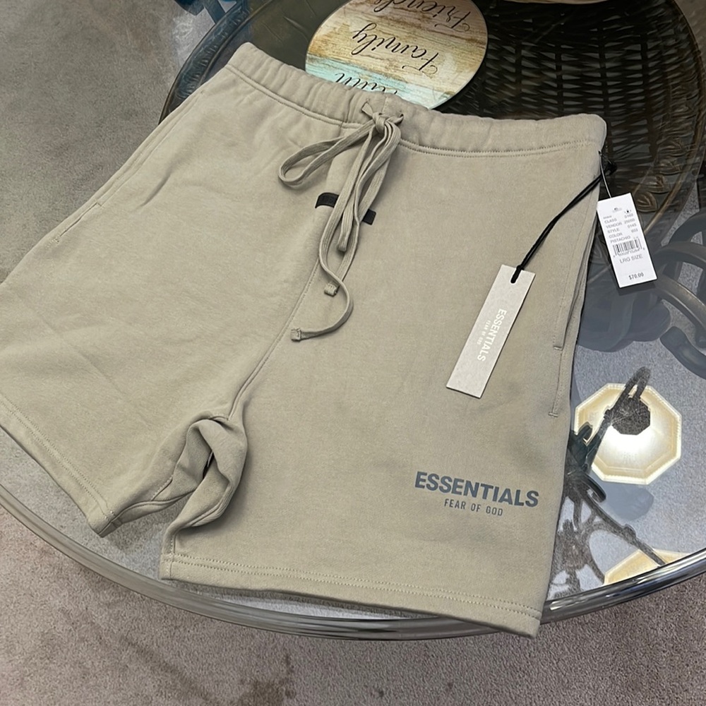 FEAR OF GOD Essential Shorts